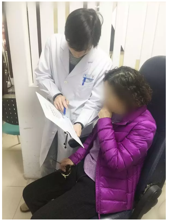 白內(nèi)障術后復查