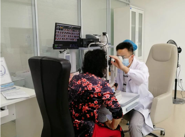 白內(nèi)障手術(shù)